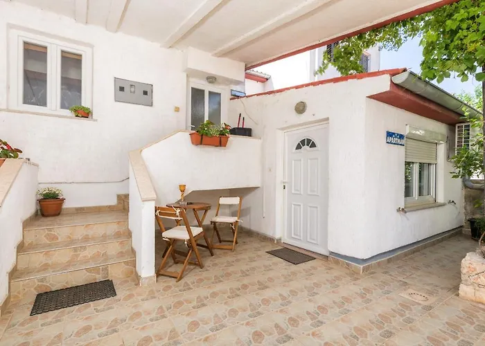 Apartment Lora 2