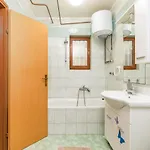 Lora 2 Apartman
